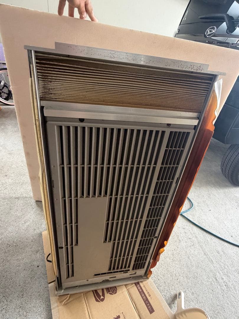 窓用エアコン　トヨトミ　TIW-A16K