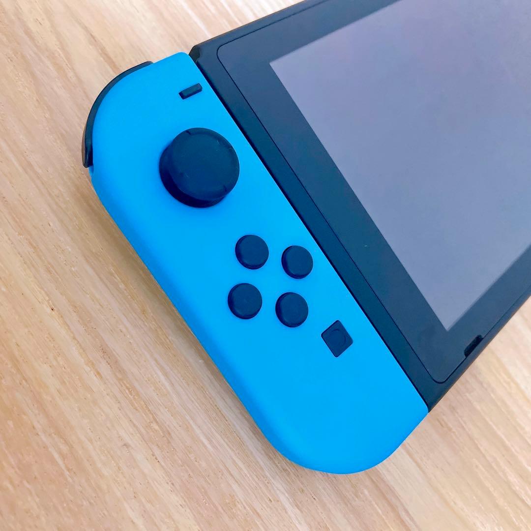 【未使用に近い】 2024年モデル Nintendo Switch 本体 赤青