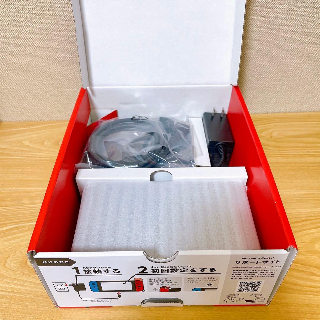 【未使用に近い】 2024年モデル Nintendo Switch 本体 赤青