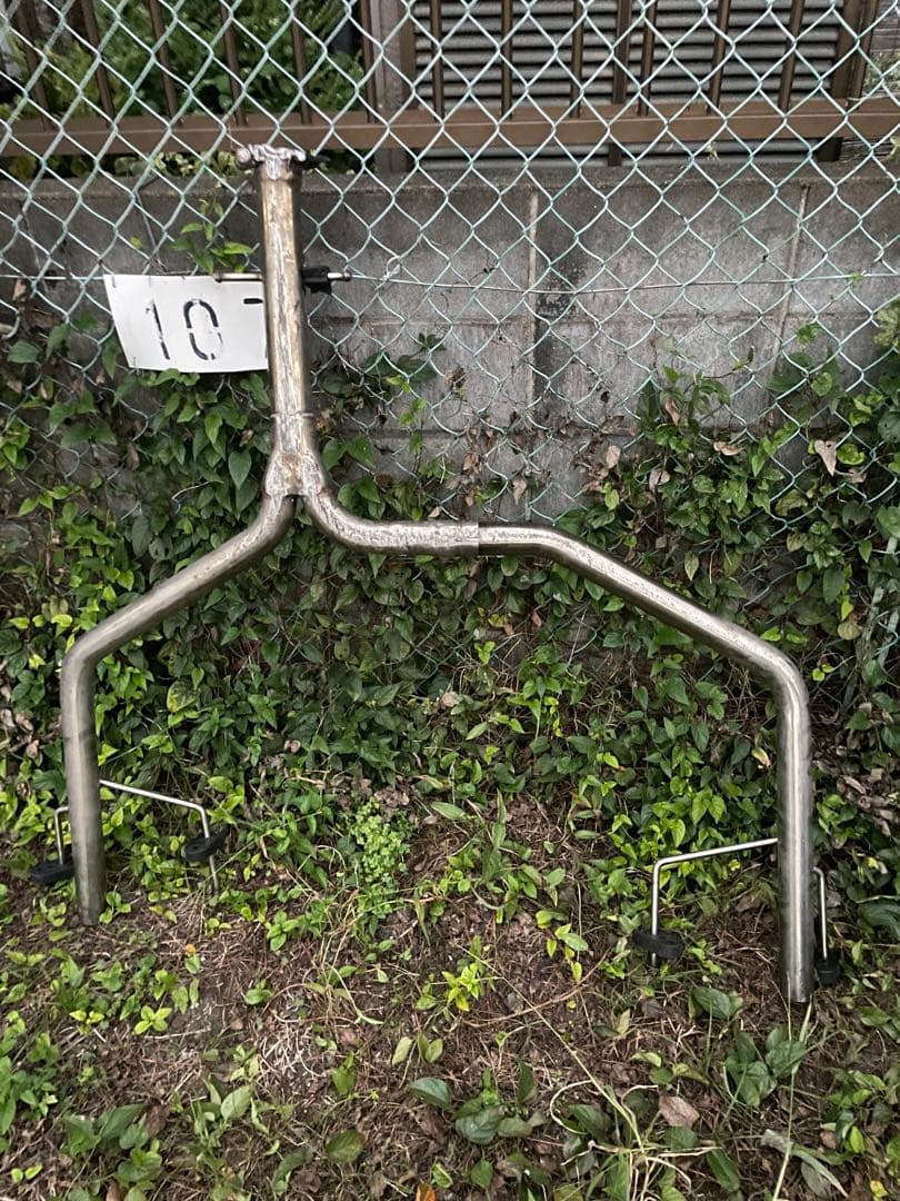 18クラウン 中間リアセットフルストレートマフラー 関東圏なら運べます。