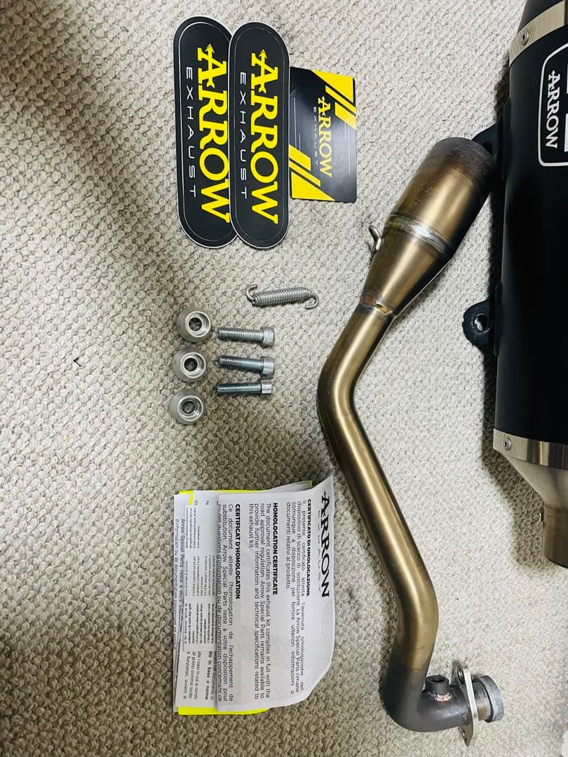 ARROW マフラー 　(SRGT125/200 APRILIA)