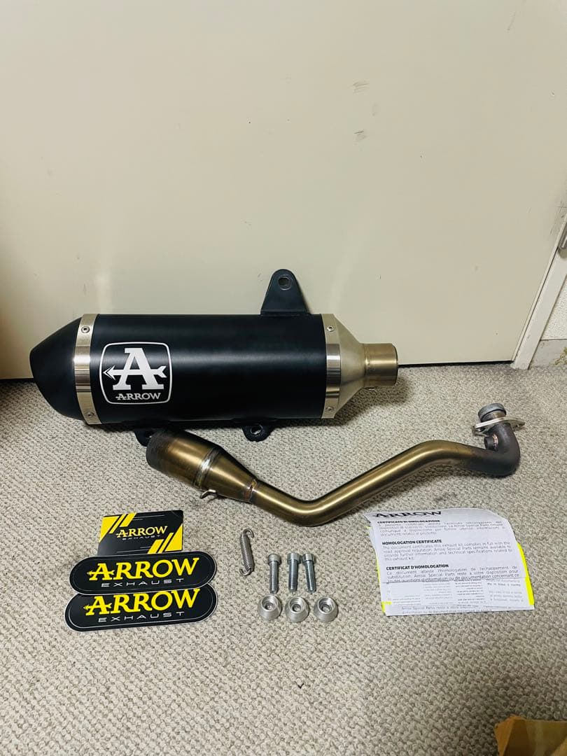 ARROW マフラー 　(SRGT125/200 APRILIA)