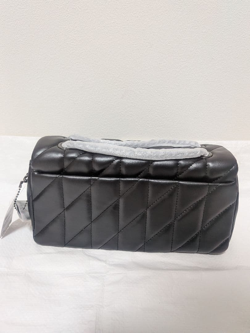 2/12まで大特価！新品未使用　COACH　黒キルティング ショルダーバッグ