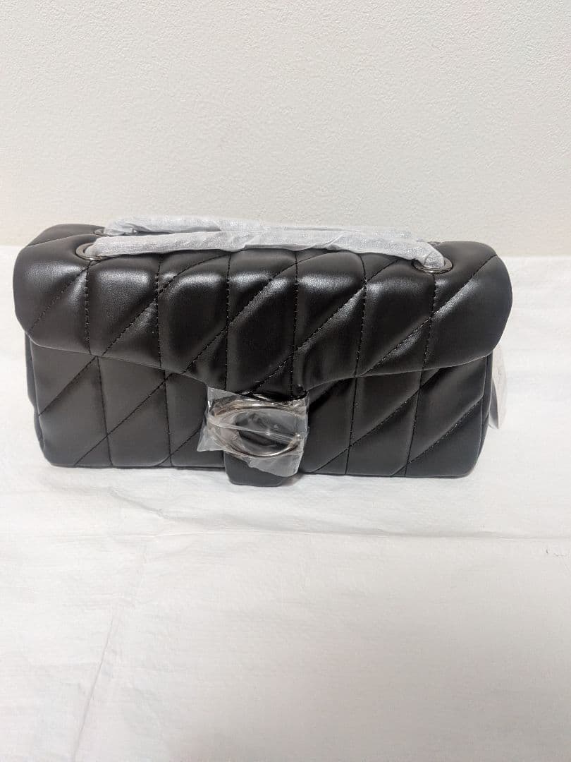 2/12まで大特価！新品未使用　COACH　黒キルティング ショルダーバッグ