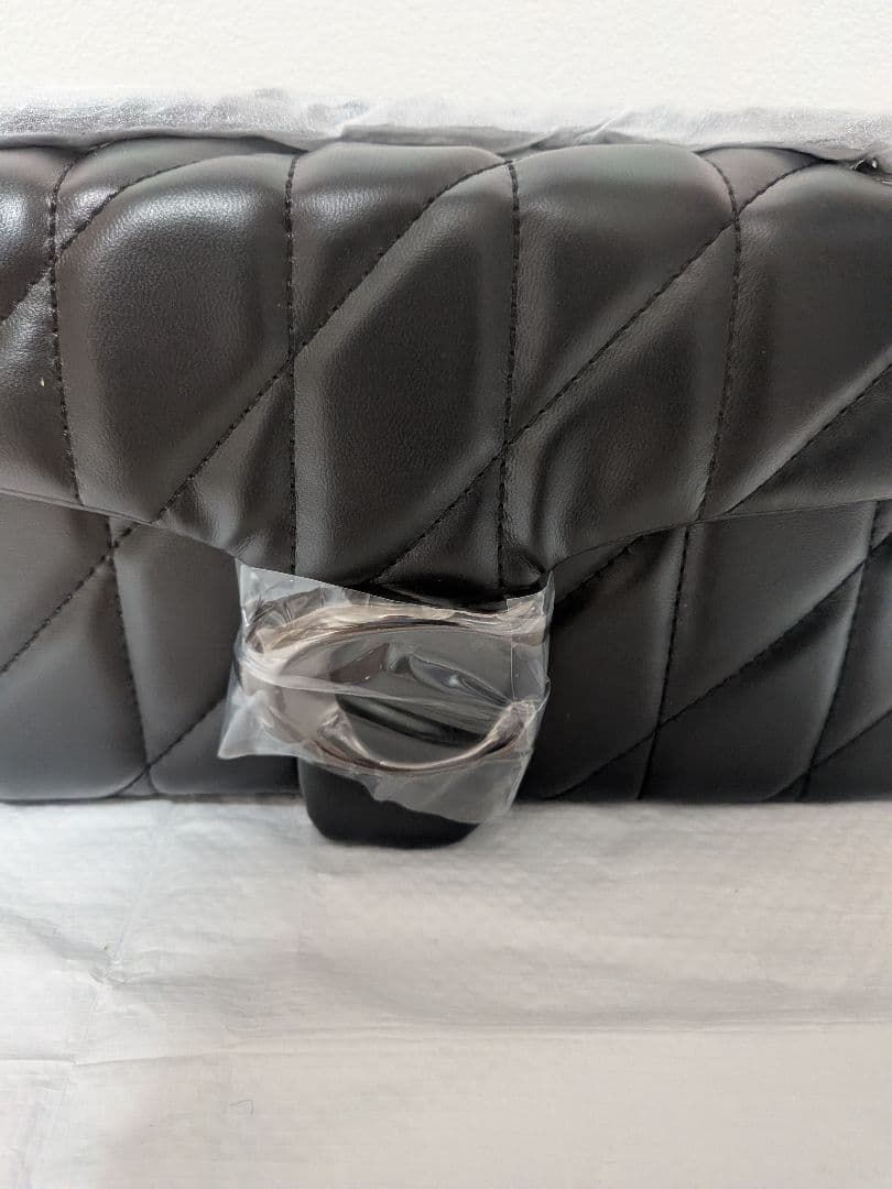 2/12まで大特価！新品未使用　COACH　黒キルティング ショルダーバッグ