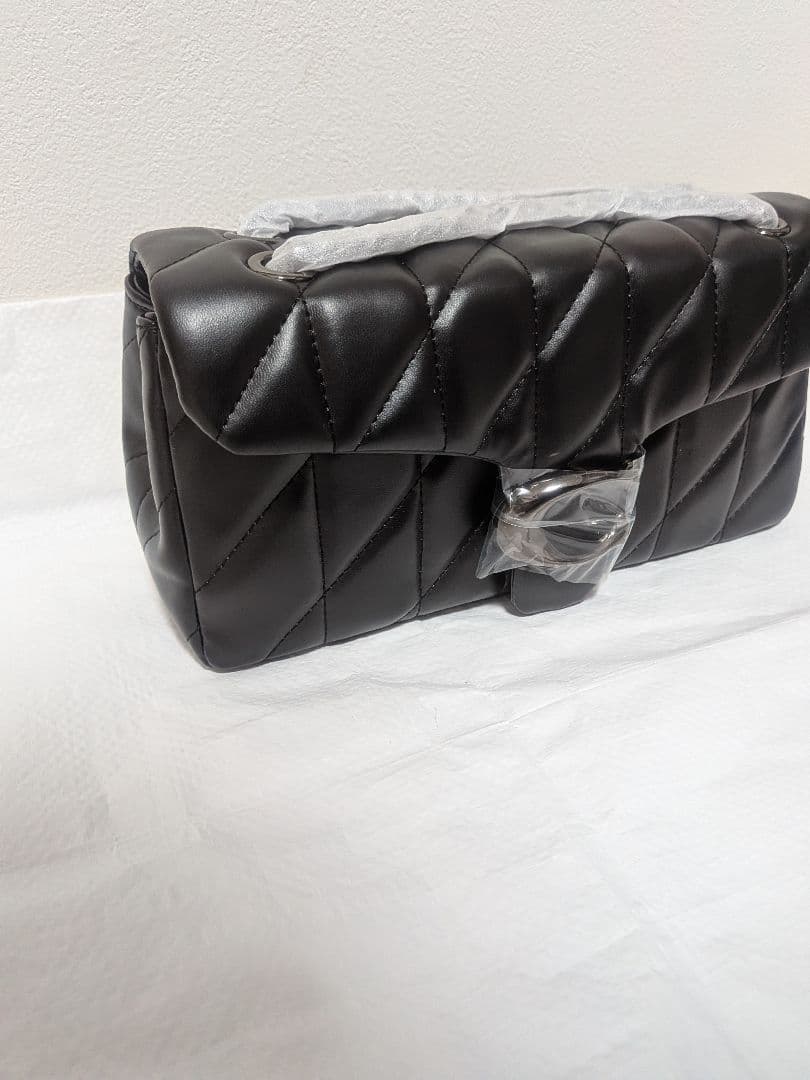 2/12まで大特価！新品未使用　COACH　黒キルティング ショルダーバッグ