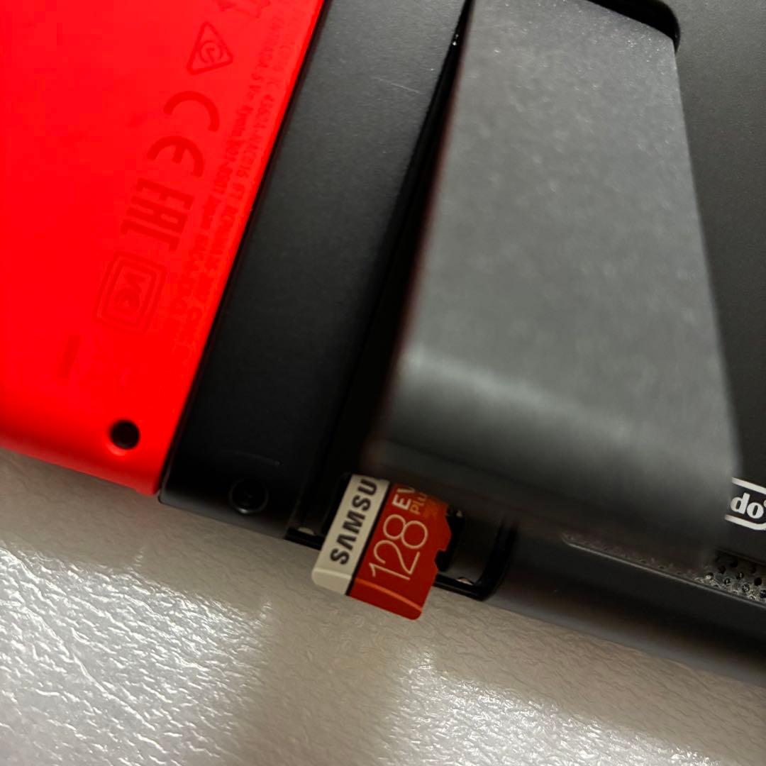 Nintendo Switch 本体 キャリングケース、128GBのSDカード付