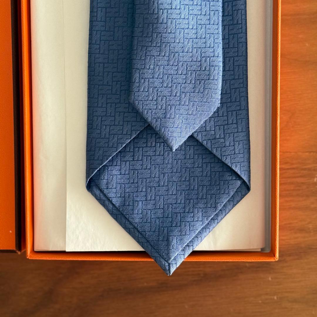 【美品】HERMES（エルメス）　ネクタイ　８cm ブルー　シルク H柄
