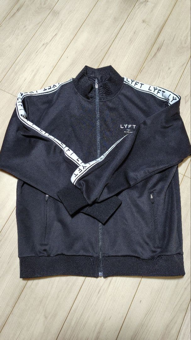 セットアップ　LYFT 　ジャージ　ブラック