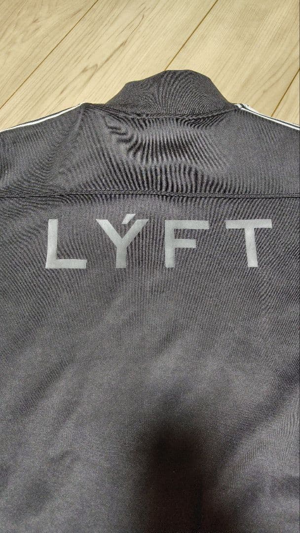 セットアップ　LYFT 　ジャージ　ブラック