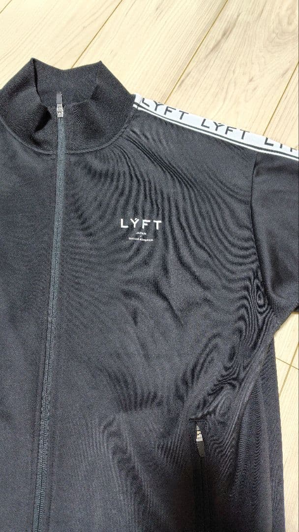 セットアップ　LYFT 　ジャージ　ブラック