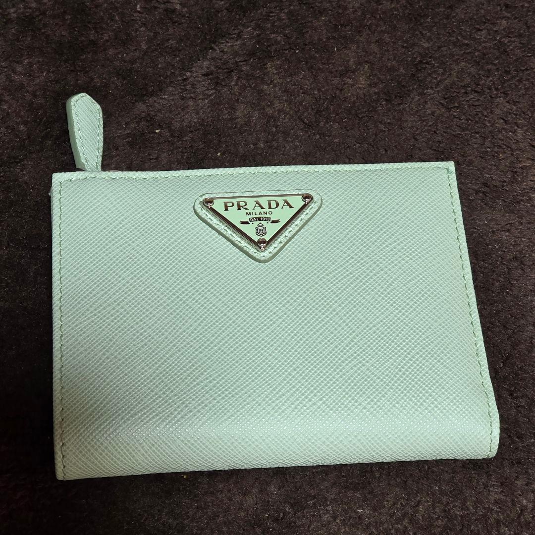 PRADA　プラダ　サフィアーノレザー　トライアングル　折財布　ミント　パステル