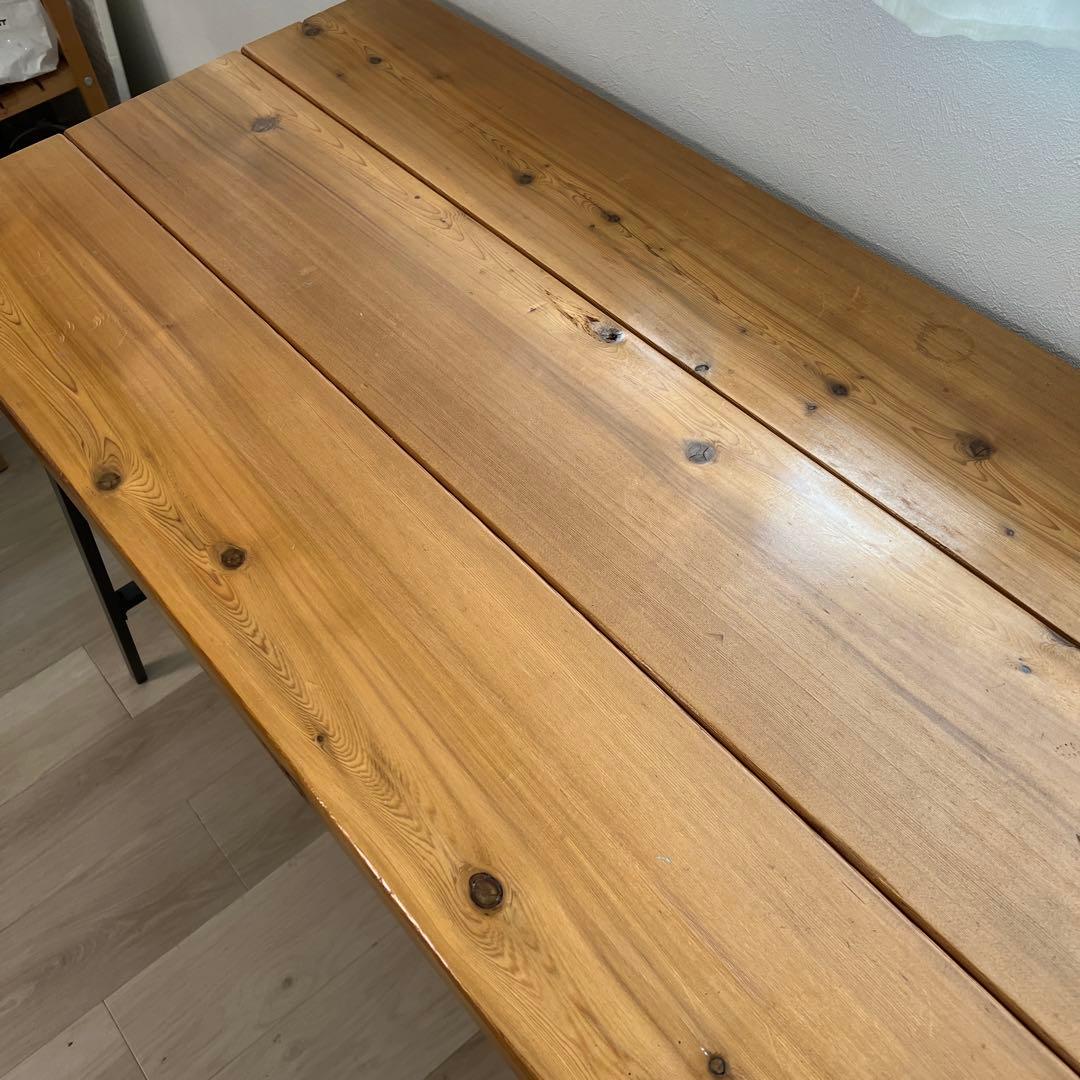 ナチュラルウッドの木製デスク