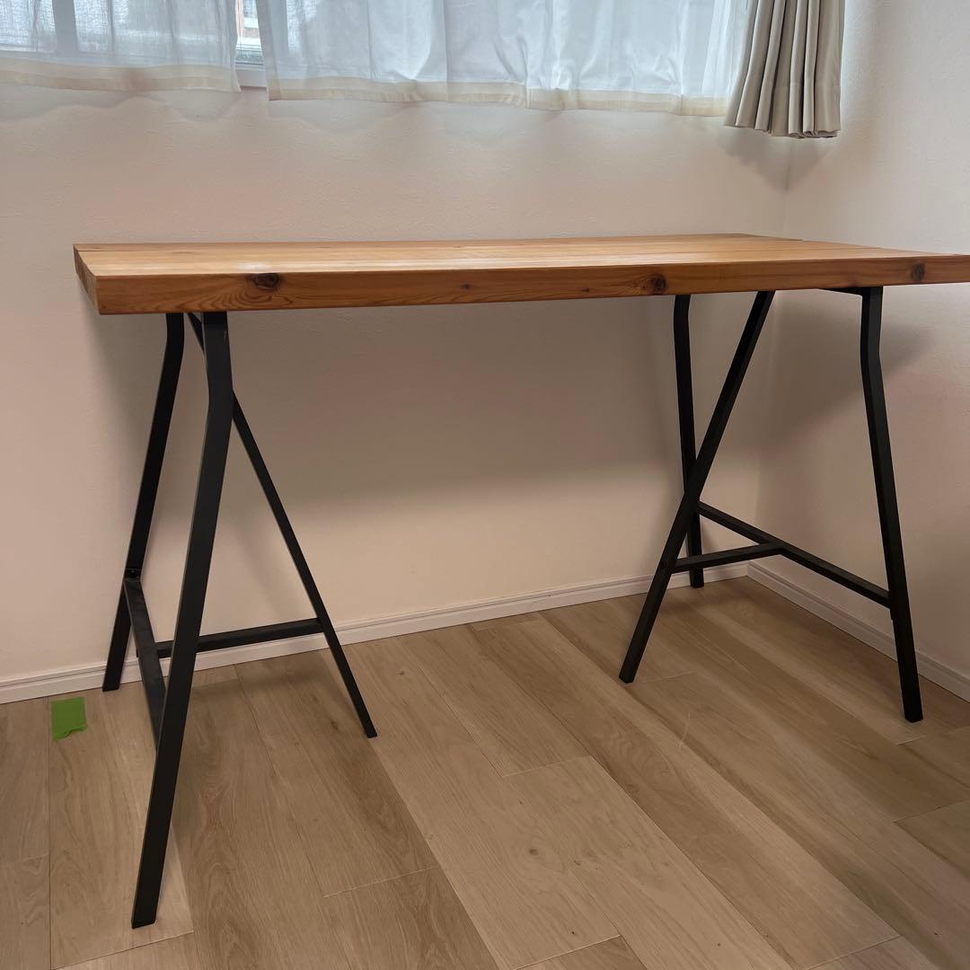 ナチュラルウッドの木製デスク