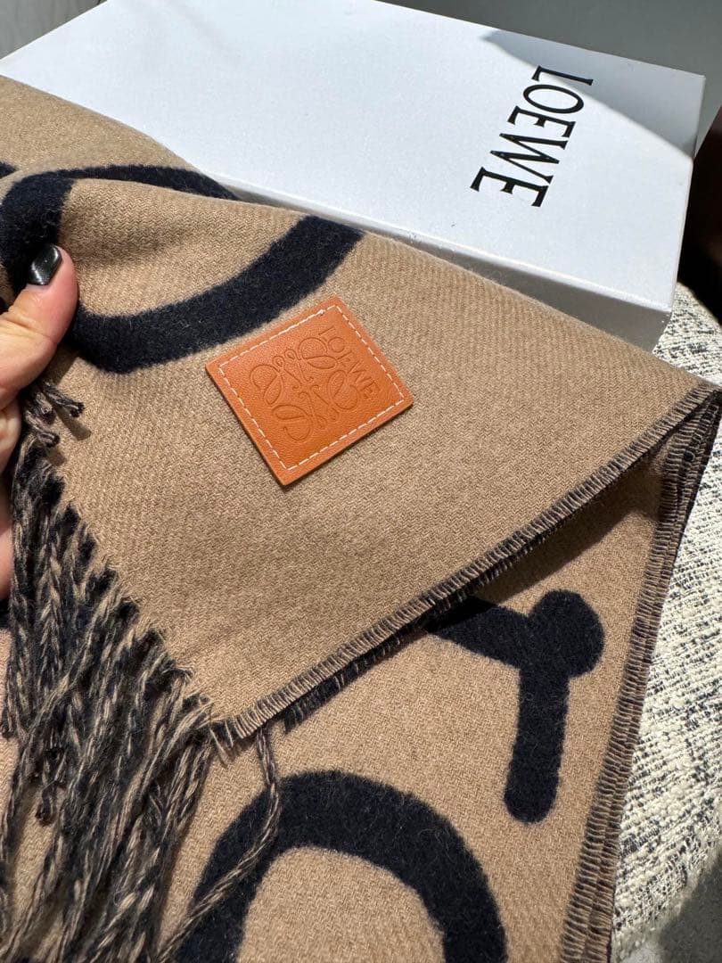 LOEWE　ロエベ　ロゴジャカード マフラー