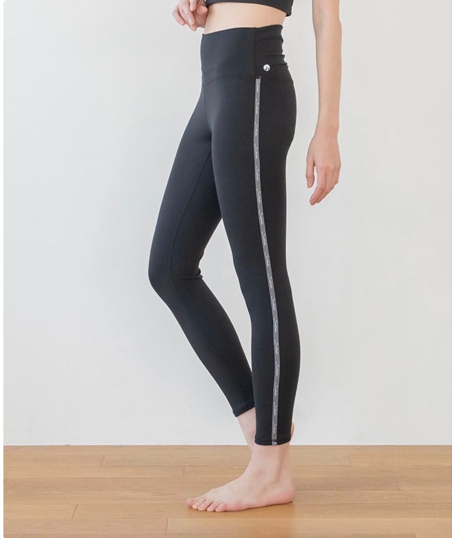 【SUKALA】バックギャザーレギンス　M 新品未使用