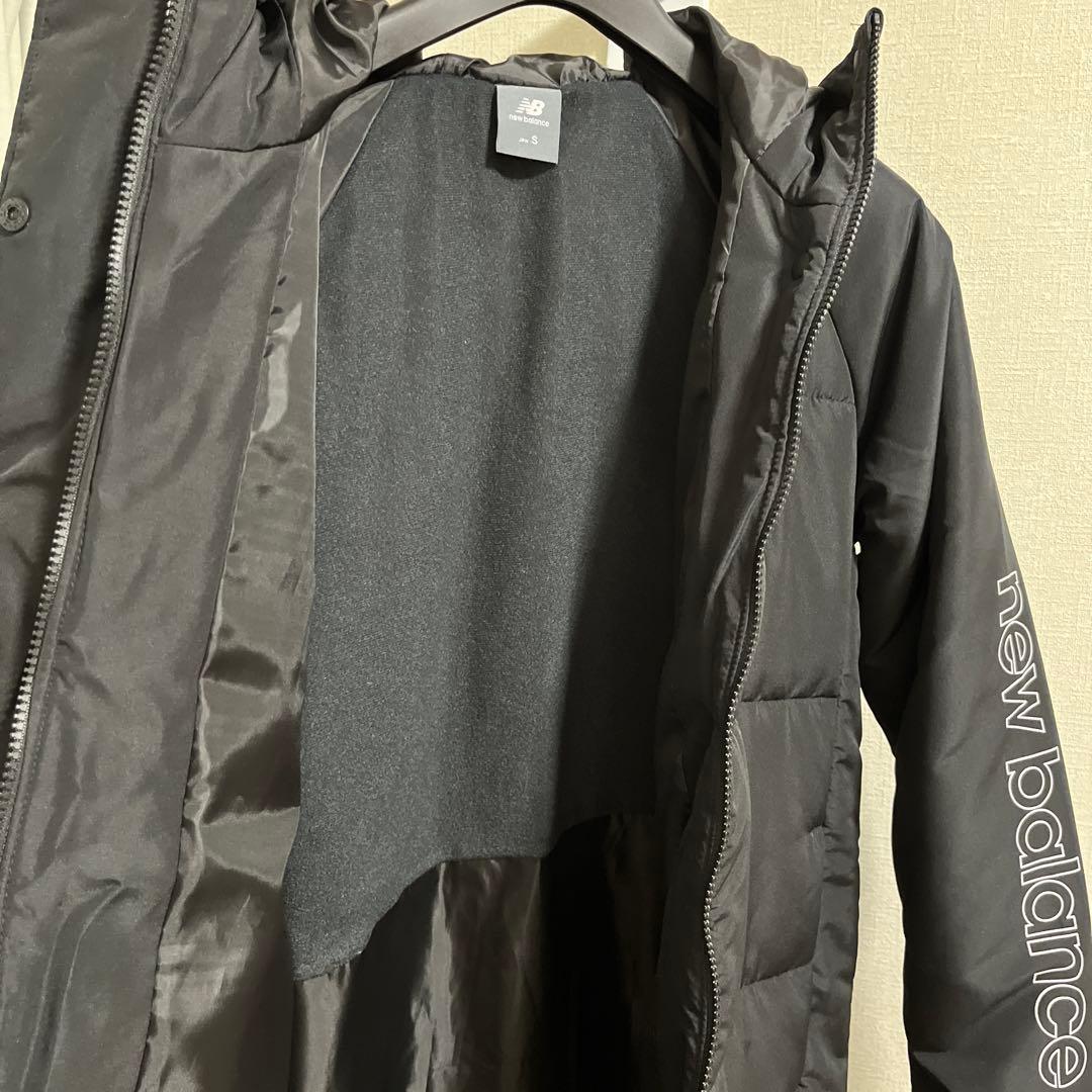 ニューバランス 黒 パデッドロングコートAWJ45400）ベンチコート 中綿 S