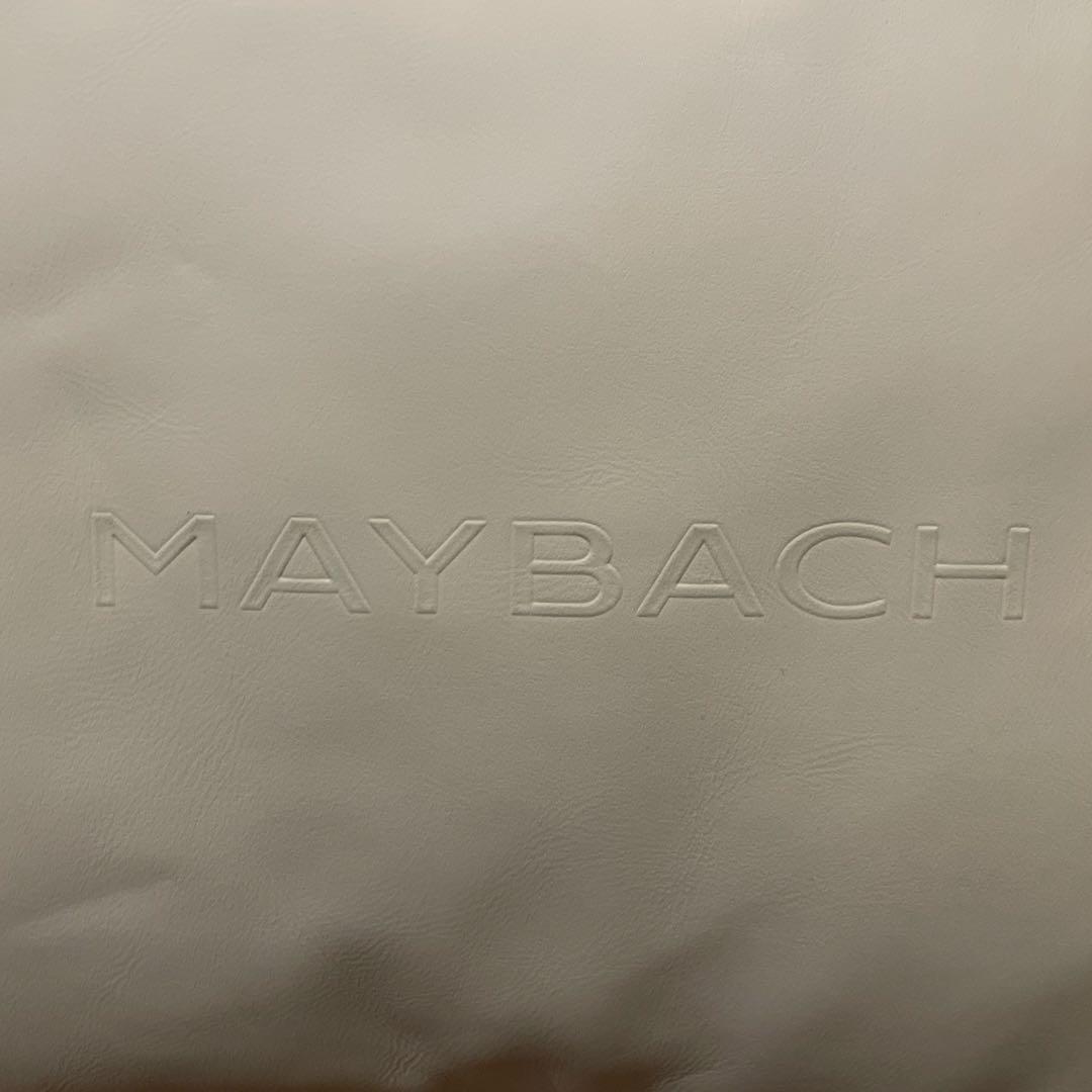 マイバッハメルセデスベンツホワイトダイヤモンドステッチクッション2個セット純正