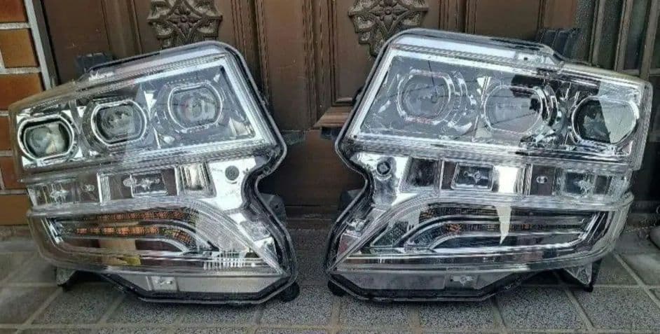 希少 廃盤 クリスタルアイ 3眼ヘッドライト N BOX