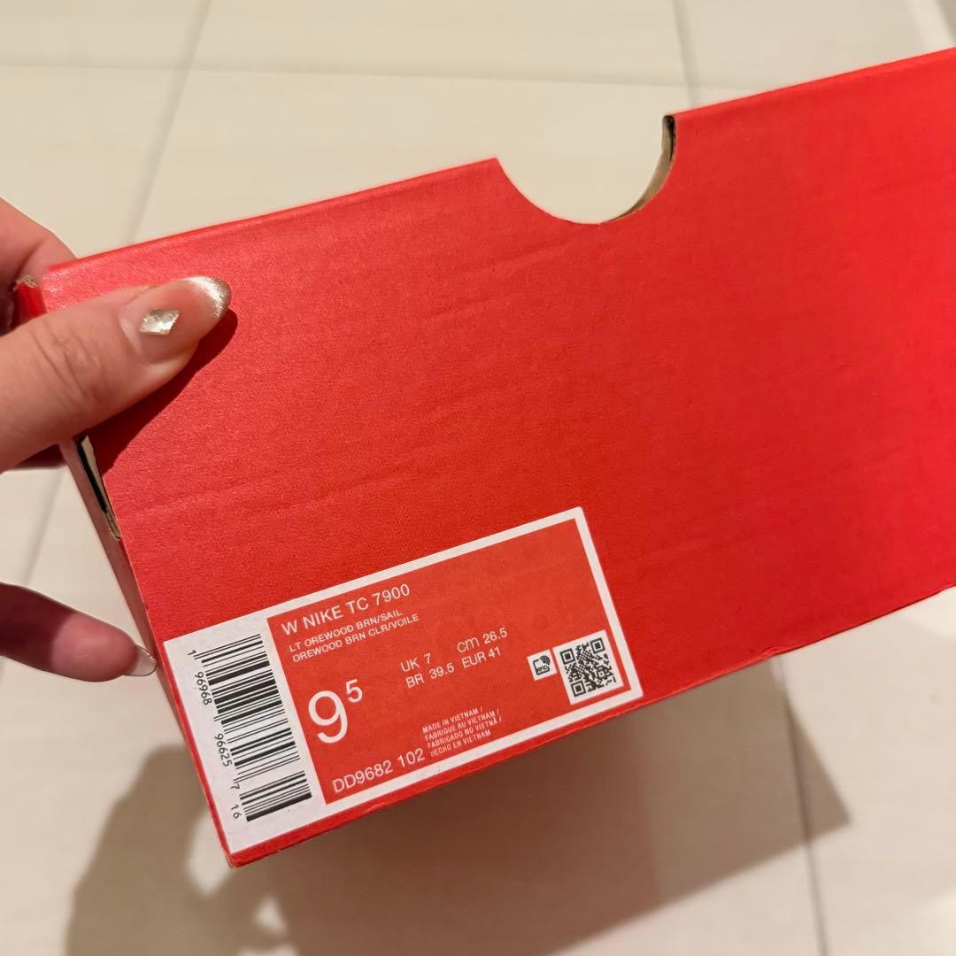 ！！さる！！【新品未使用】NIKE スニーカーTC7900/白系/26.5