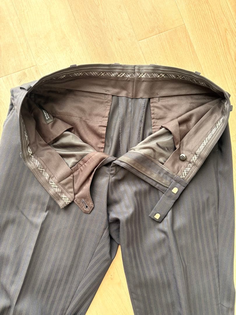 本日限定‼️【美品】バーバリーブラックレーベル 3ピース スーツ シルク黒 L相当