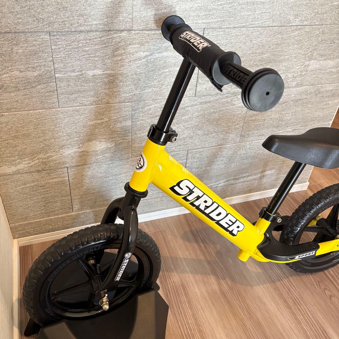 美品　STRIDER ストライダー　イエロー　キッズバイク　12インチ