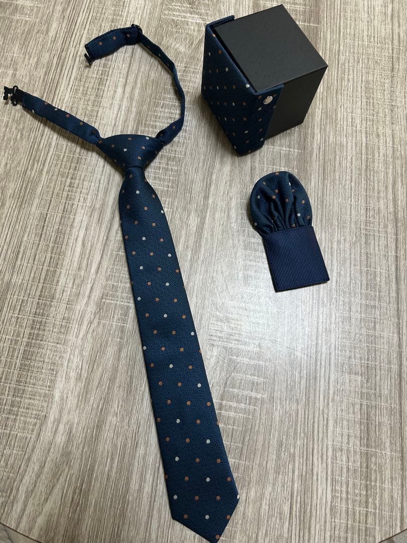 SMOOTHY 子供スーツセット150サイズ＋アローズネクタイ&チーフのセット