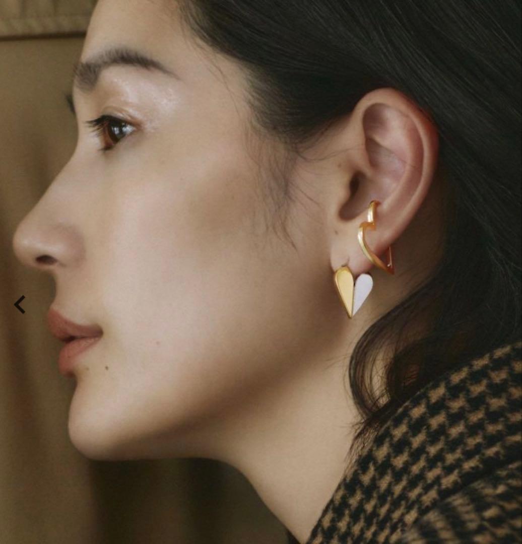 ステラハリウッド ハート型フープピアス