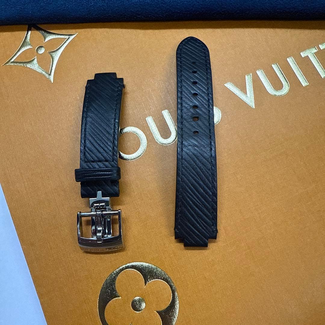 現行モデル　ルイヴィトン　時計　ベルト　エピ　最新のバックル付き