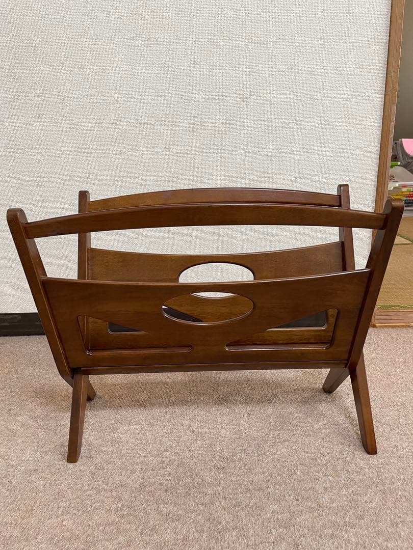 カリモク　木製マガジンラック