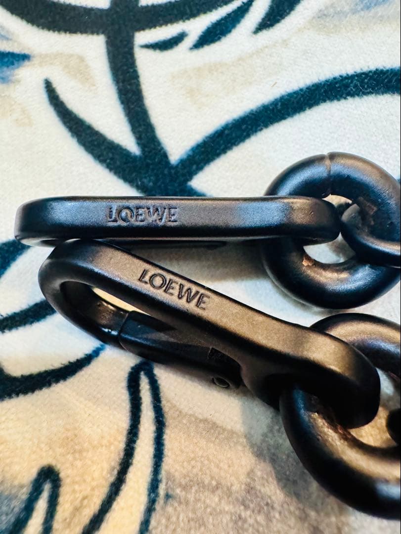 ゆゆ　ロエベ　ウォレット　チェーン　LOEWE