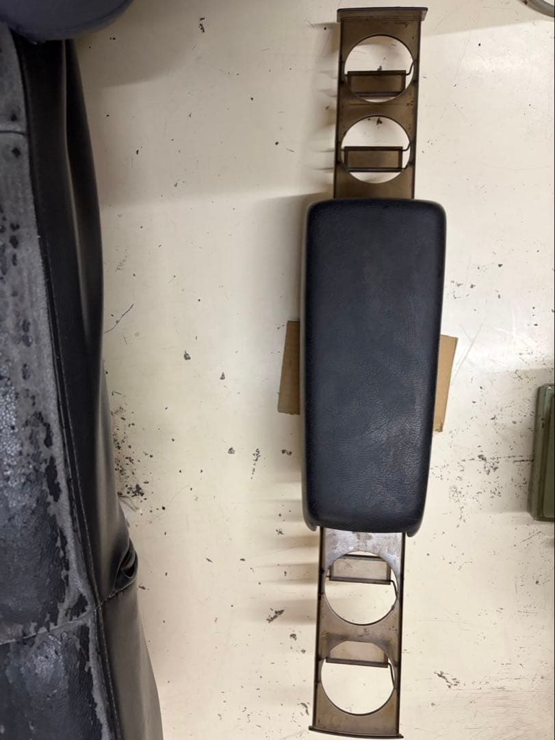 ボルボ240 アームレスト　純正オプション　ドリンクホルダー　希少　VOLVO