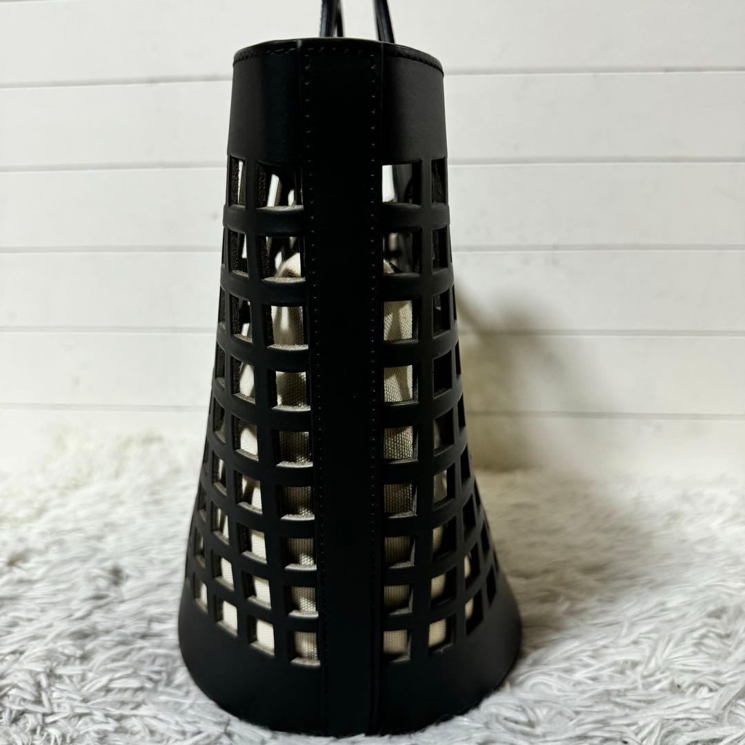 未使用級✨HEREU へリュー　カットアウトバッグ　コルマド　レザー　ブラック