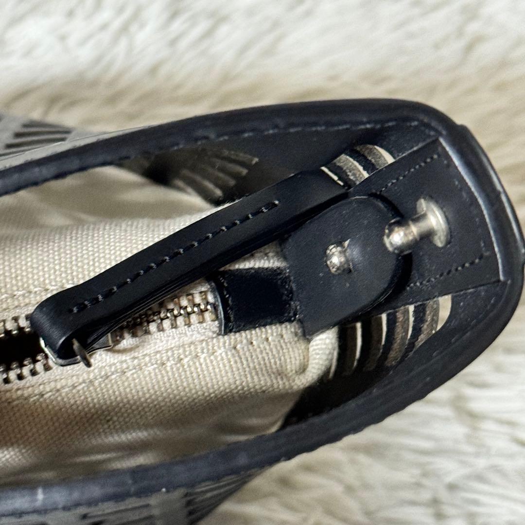 未使用級✨HEREU へリュー　カットアウトバッグ　コルマド　レザー　ブラック