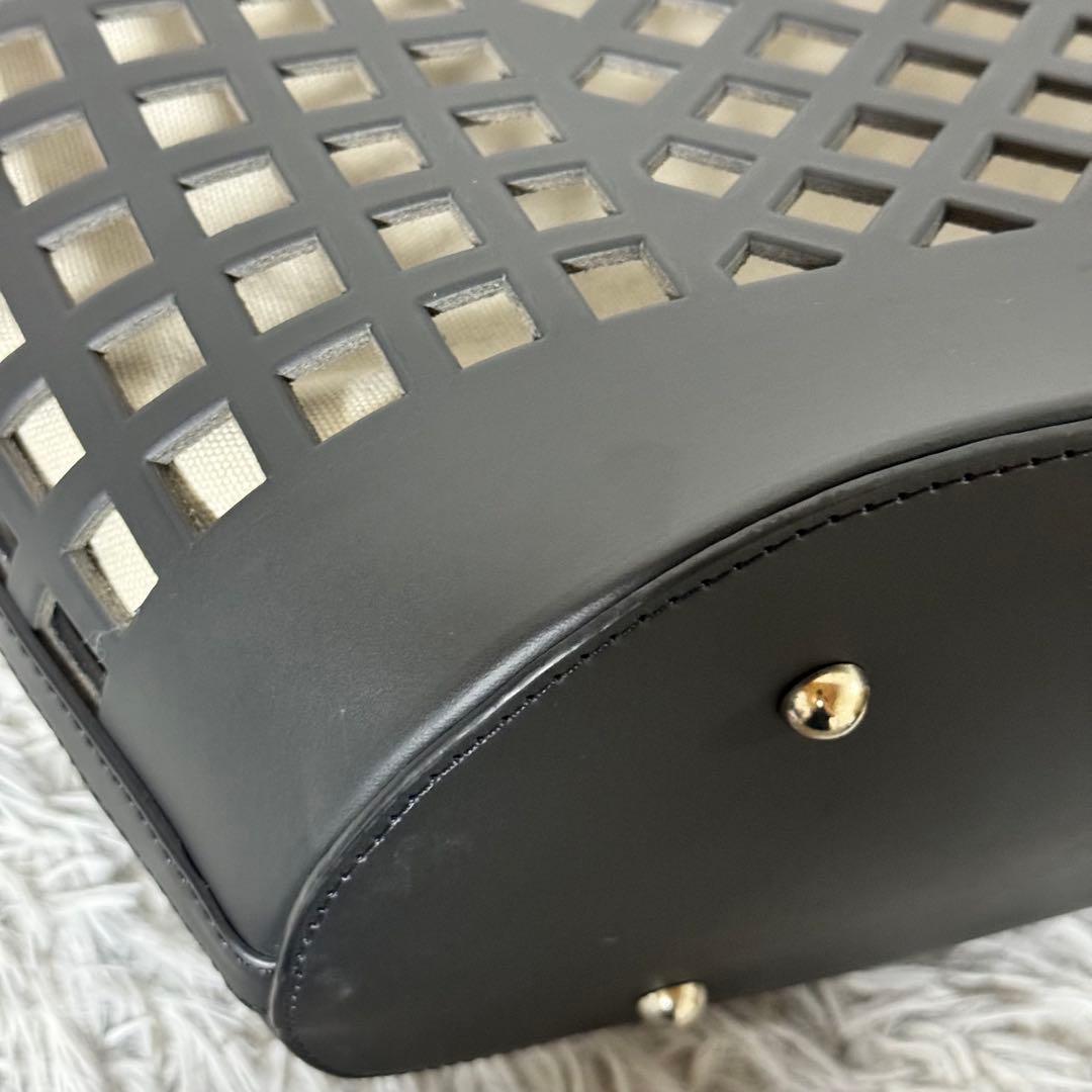 未使用級✨HEREU へリュー　カットアウトバッグ　コルマド　レザー　ブラック