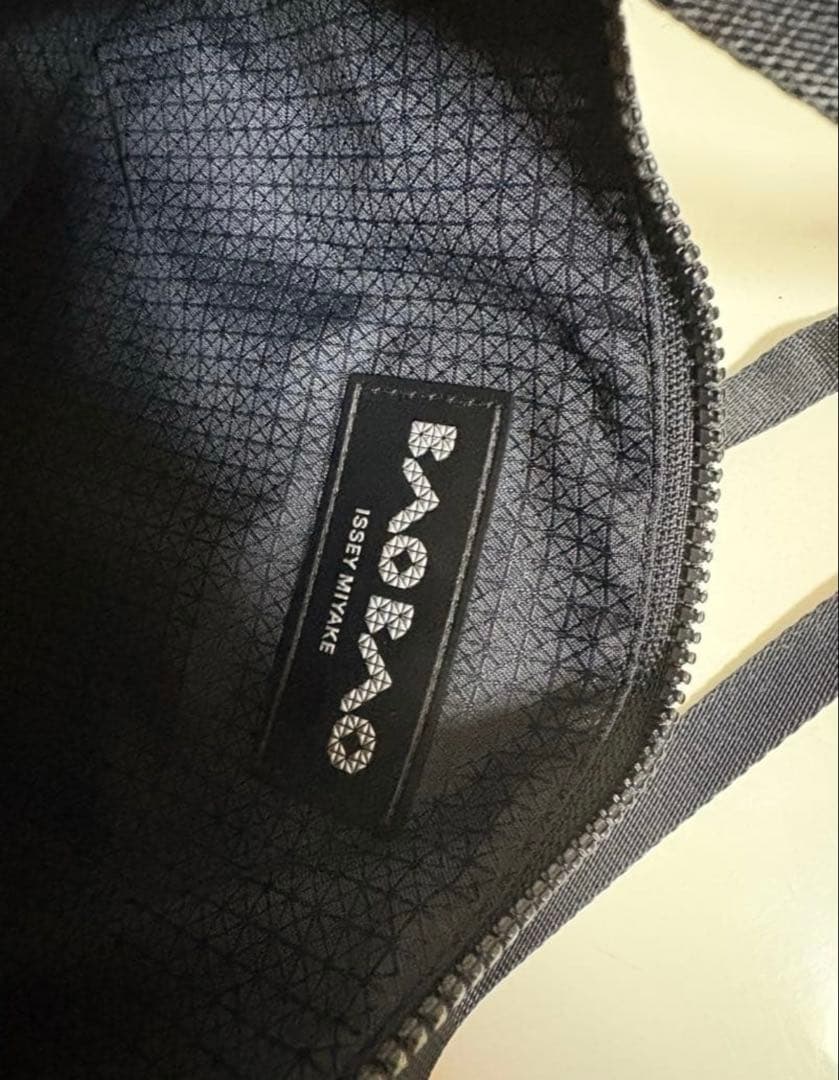 BAO BAO シルバーショルダーバッグ