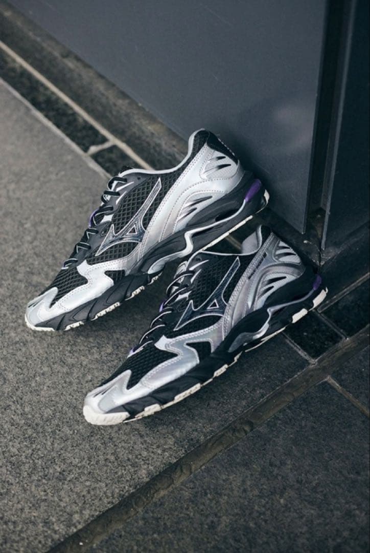 ミズノ MIZUNO WAVE RIDER10 ブラック×シルバー 25.5cm