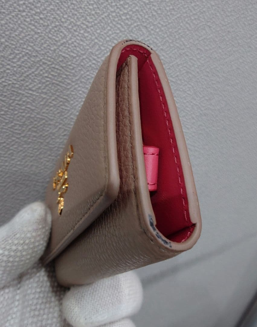 あ*や様 未使用品 プラダ 4連キーケース ベージュ×ピンク