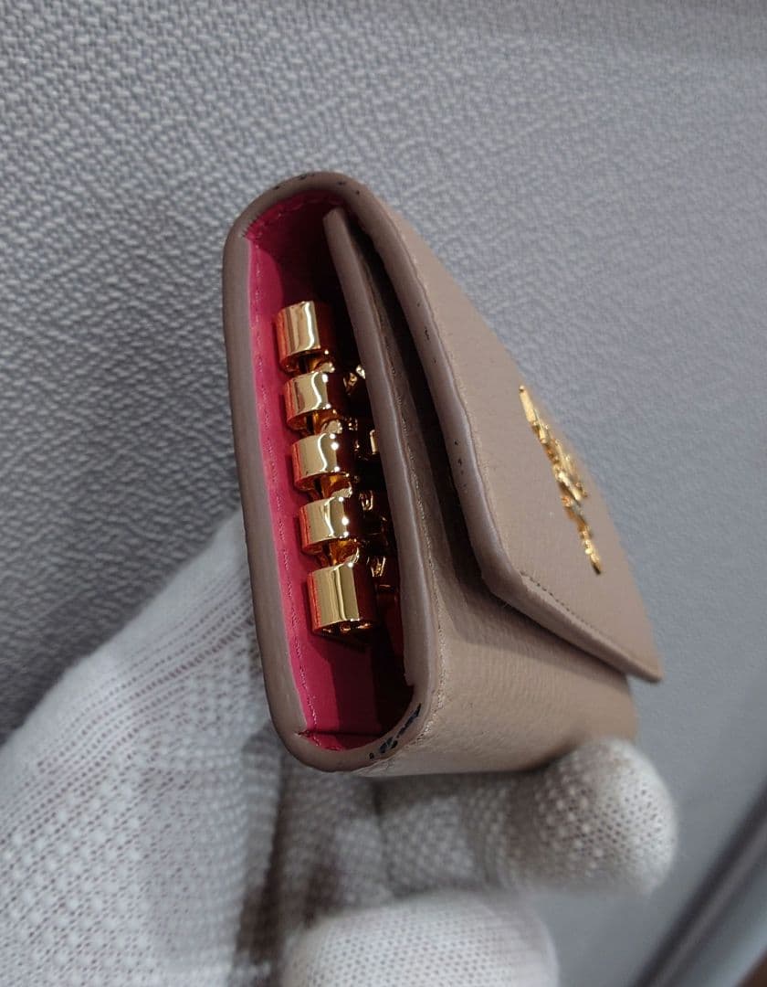 あ*や様 未使用品 プラダ 4連キーケース ベージュ×ピンク