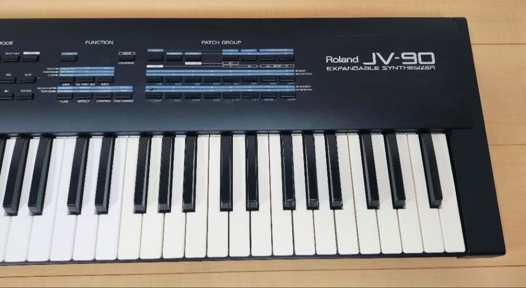 Roland JV-90 シンセサイザー