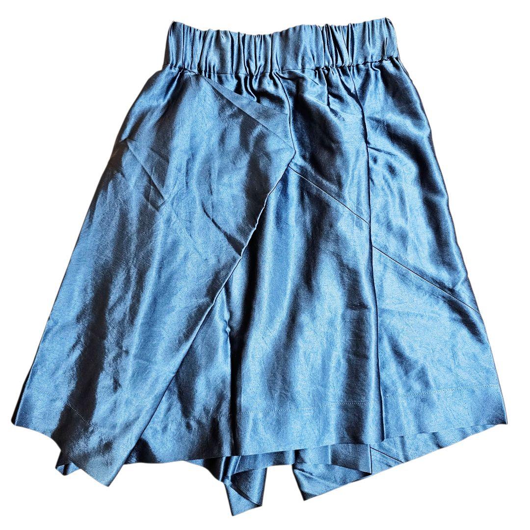 美品 ヴィヴィアンウエストウッド フレアスカート サテン 個性的 1033