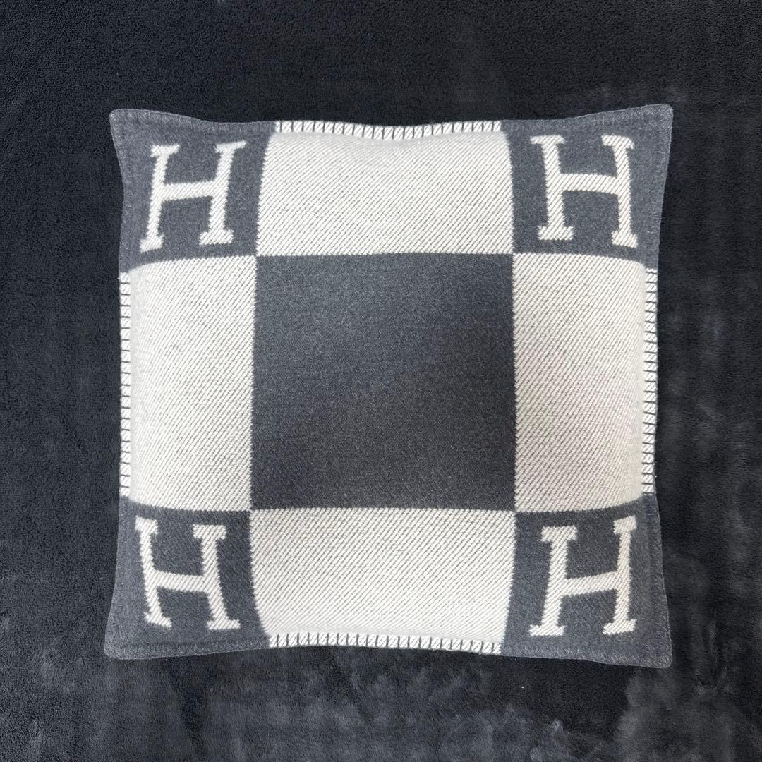 【HERMES】クッション《アヴァロン》PM +毛布セット(nisikawa)
