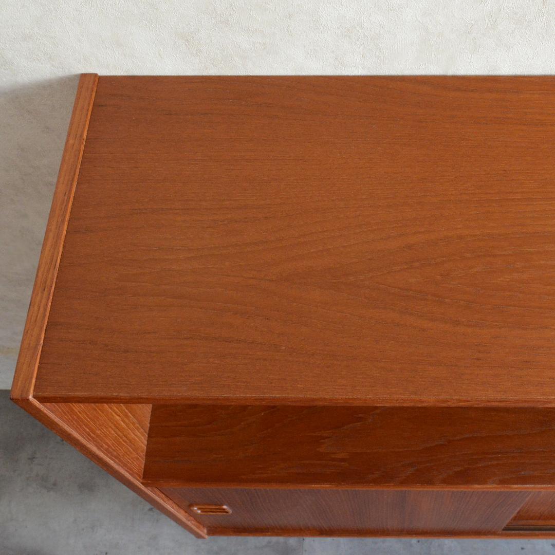 デンマーク 北欧ヴィンテージ チーク シェルフ 木扉引戸 北欧家具 キャビネット