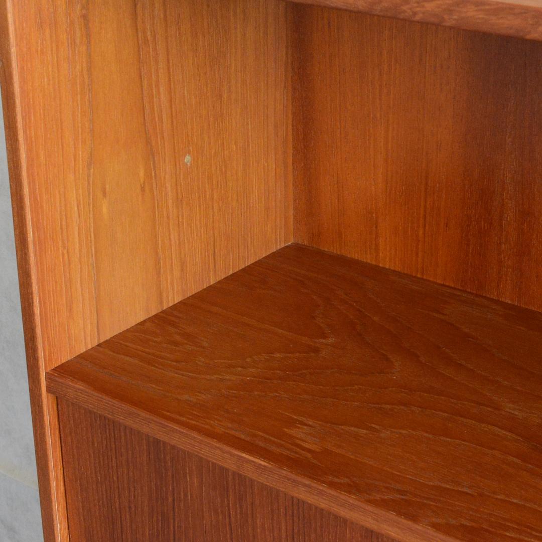 デンマーク 北欧ヴィンテージ チーク シェルフ 木扉引戸 北欧家具 キャビネット