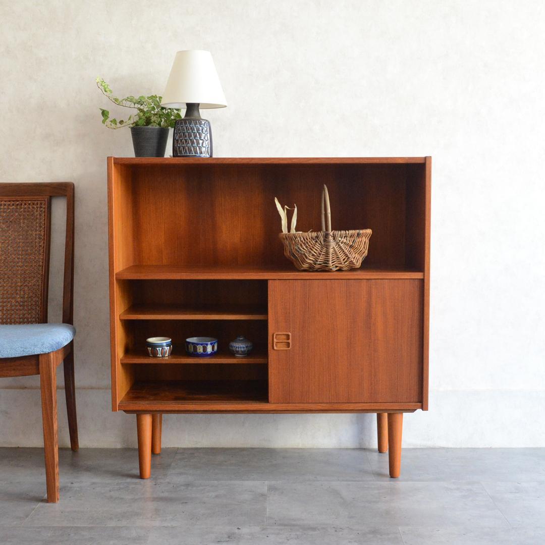 デンマーク 北欧ヴィンテージ チーク シェルフ 木扉引戸 北欧家具 キャビネット