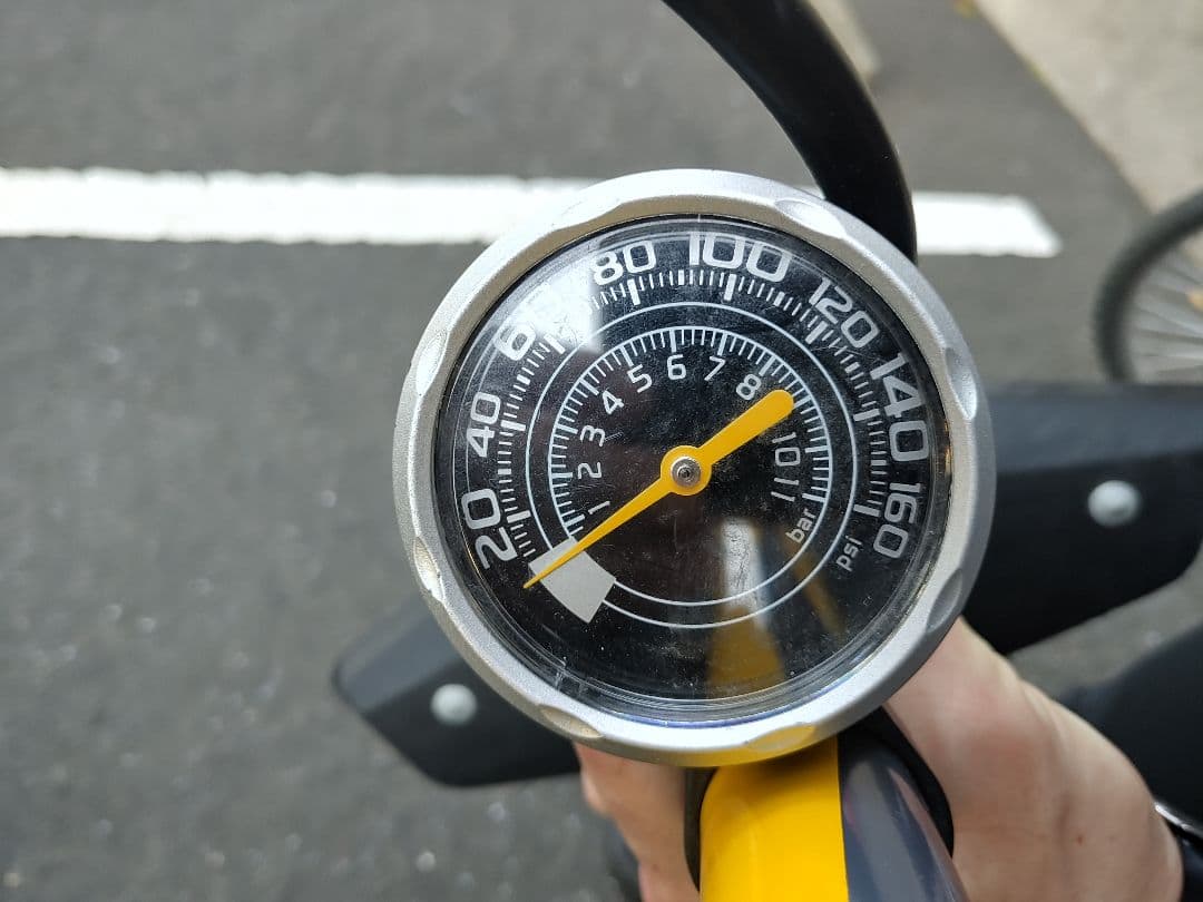 自転車用空気入れ