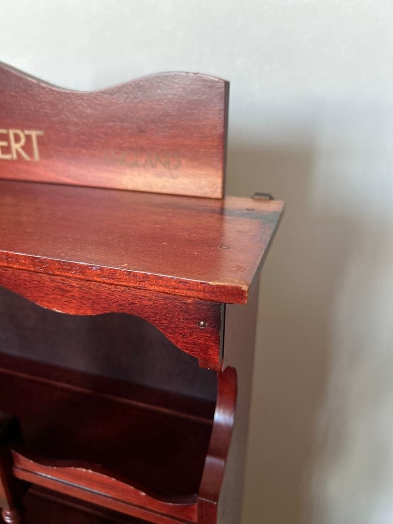 ロイヤルアルバート　フラワーオブザマンス　ティーカップボード　ディスプレイ棚