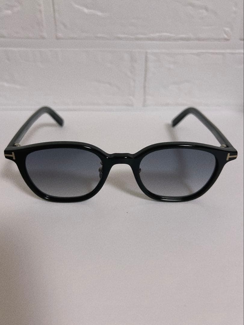 トムフォード　TOM FORD サングラス　TF978-D 49□21 145