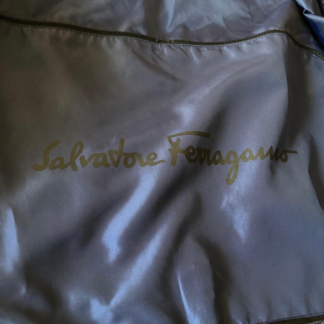 フェラガモ　ネイビー パッカブル　レインコート ベルト付きステンカラーコート