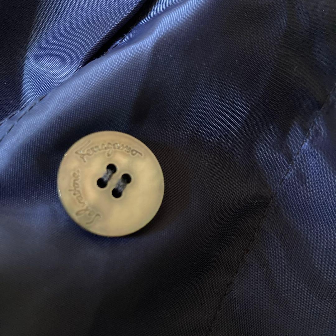 フェラガモ　ネイビー パッカブル　レインコート ベルト付きステンカラーコート